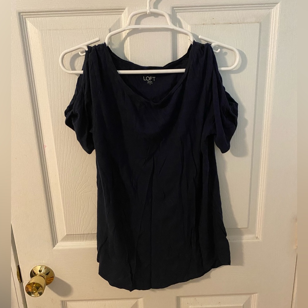 LOFT outlet navy blue cold shoulder tee size small